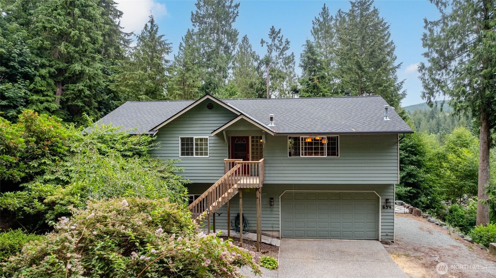 Property Photo:  654  Crest Lane  WA 98284 