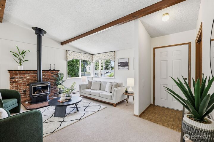 Property Photo:  17940  9th Avenue NE  WA 98370 