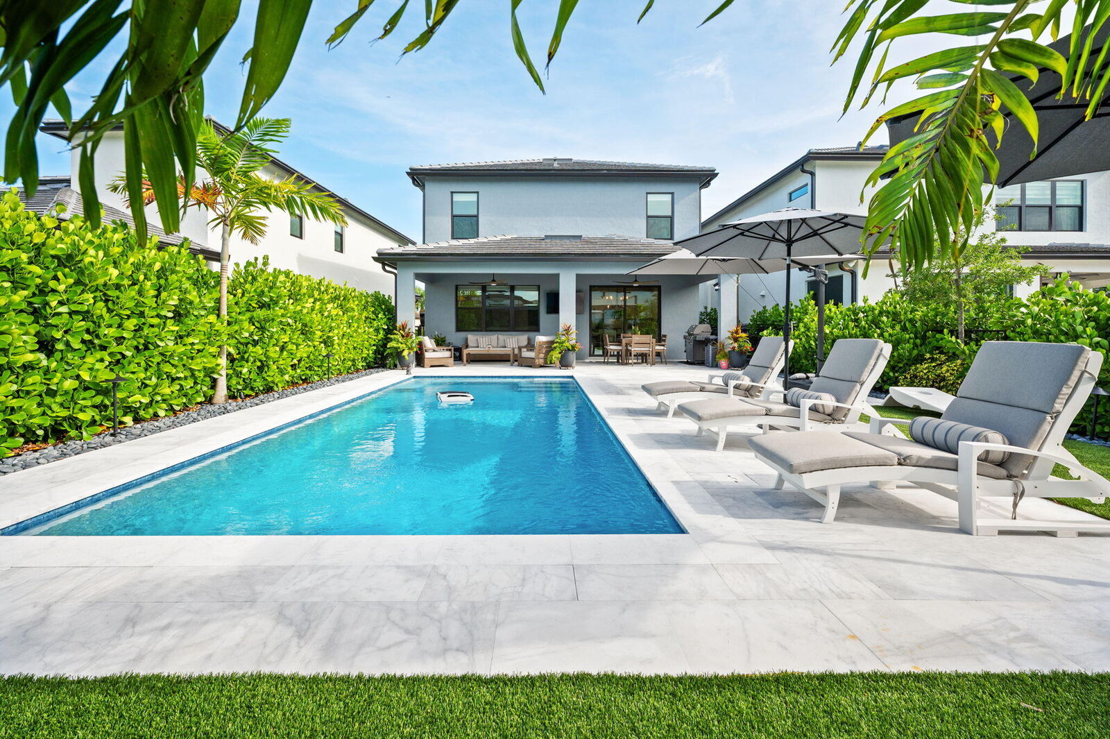 Property Photo:  2387 Rollingwood Court  FL 33309 