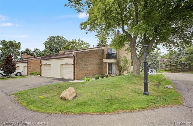Property Photo:  18240 University Park Drive  MI 48152 