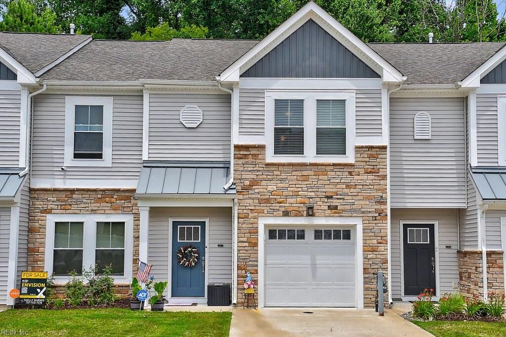Property Photo: 1002 Opal St 103 VA 23435