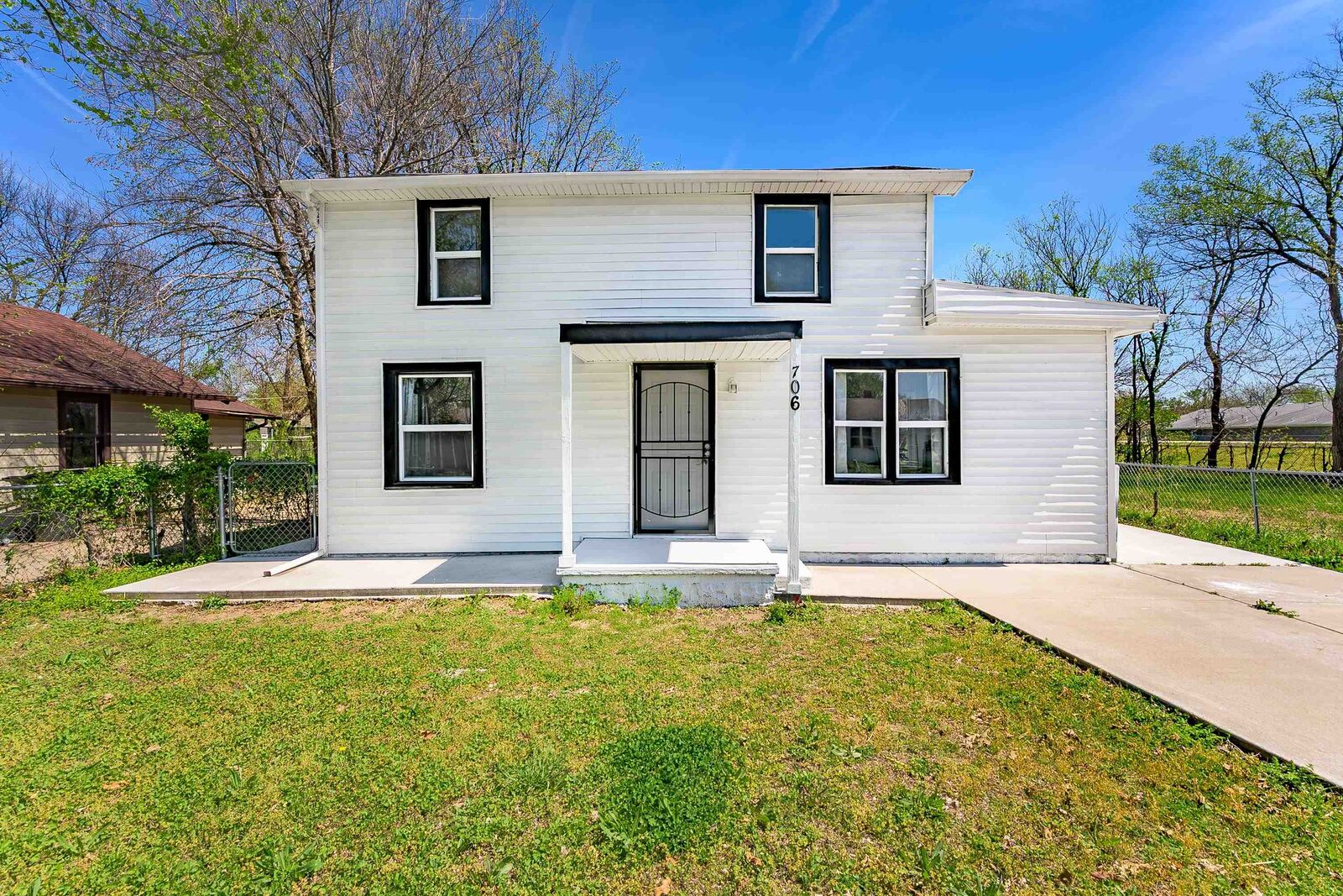 Property Photo:  706 N Piatt Ave  KS 67214 