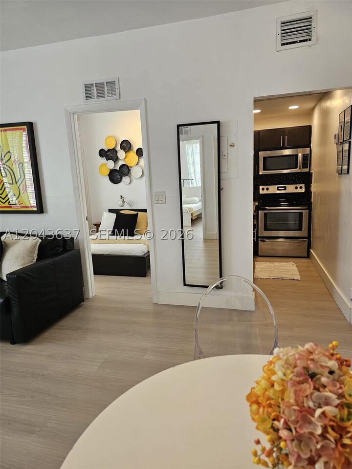 Property Photo: 750 Collins Ave 306 FL 33139
