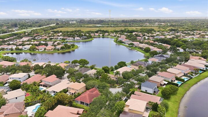 Property Photo: 19308 Stonebrook St FL 33332