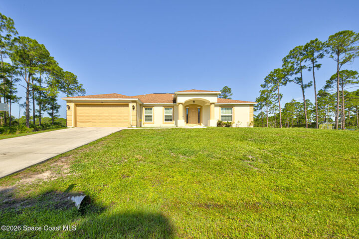 Property Photo: 770 Harriet Avenue SW FL 32908