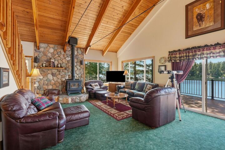 Property Photo:  421 Eastshore Rd  WA 99156 