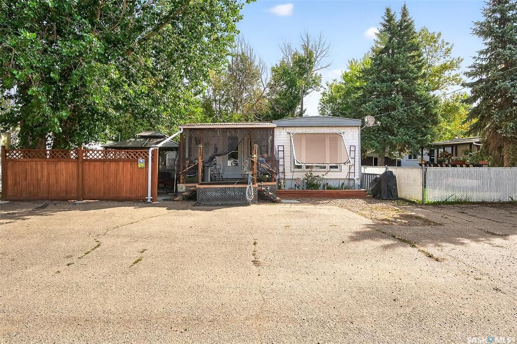 Property Photo: #B19 1455 9th Avenue NE SK S6H 1C6