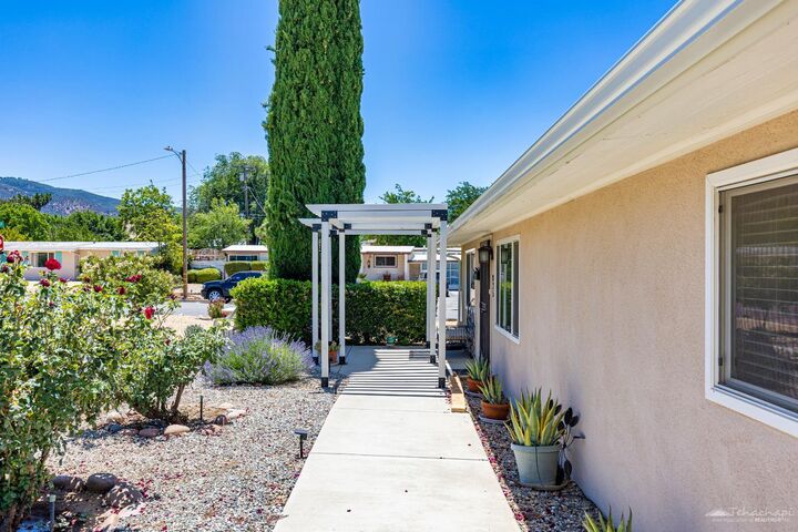 Property Photo:  825 Aspen Drive  CA 93561 