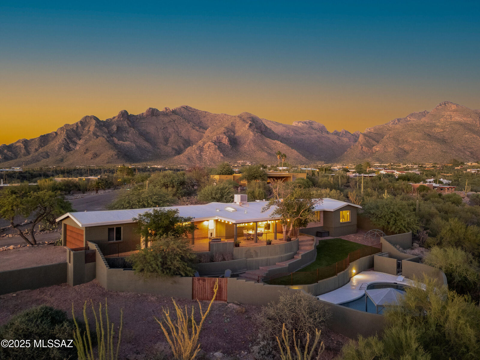 Property Photo:  7364 N Mountain Shadows Drive  AZ 85718 