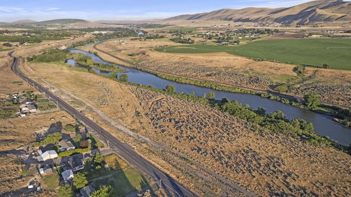 Property Photo: 16055 W Old Inland Empire Hwy WA 99320
