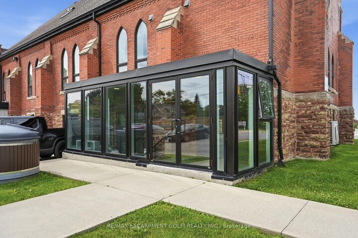 Property Photo: 405 Merritt Street 8 ON L2P 1P5
