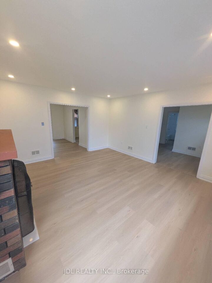 Property Photo:  7900 Yonge Street  ON L9S 1A8 