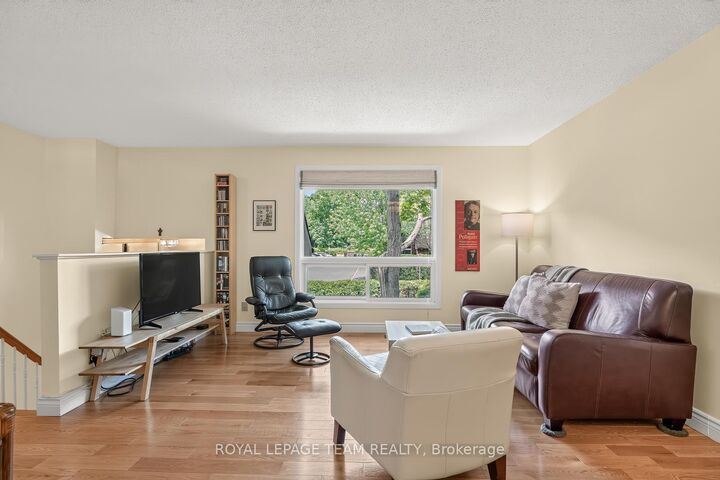 Property Photo: 402 Montfort Street 7 ON K1L 8G7