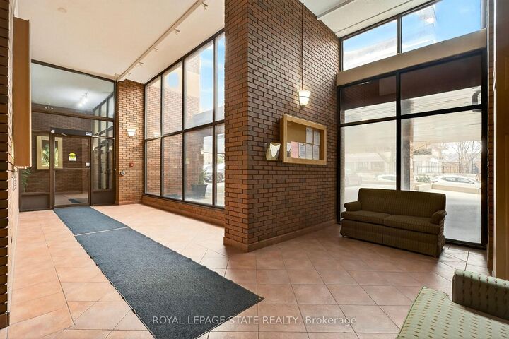 Property Photo: 222 Jackson Street W 1003 ON L8P 4S5