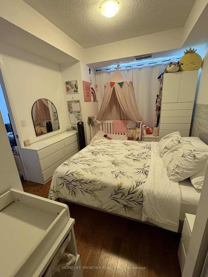 Property Photo:  9201 Yonge Street Nw905  ON L4C 1H9 