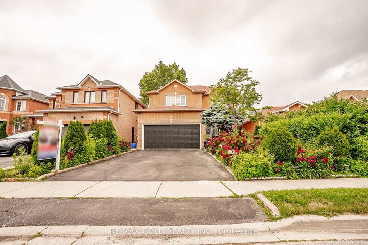 31 Colleyville Street — photo 1