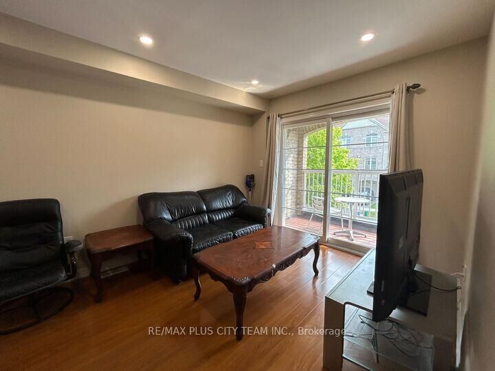 Property Photo:  10 Cullcastle Street W  ON L1S 0A9 