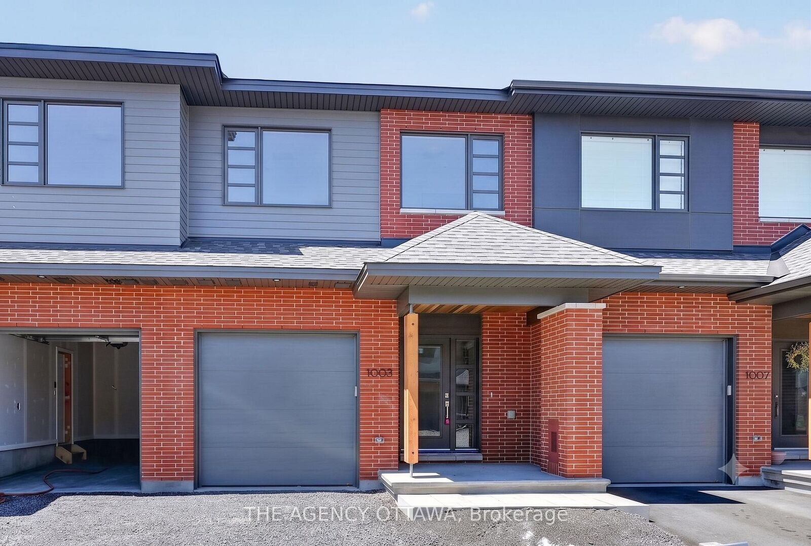 Property Photo:  1005 Kitigan Grove  ON K2K 0M9 