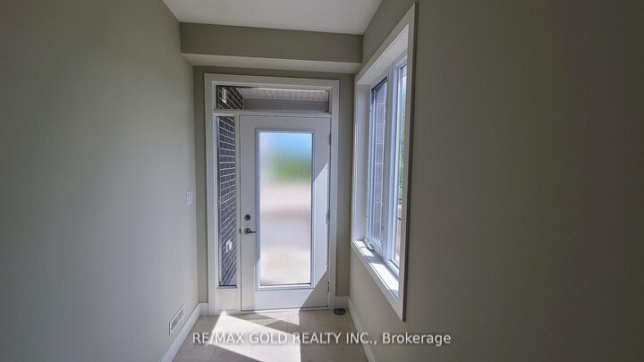 Property Photo:  177 Edgevalley Road 152  ON N5V 0C5 