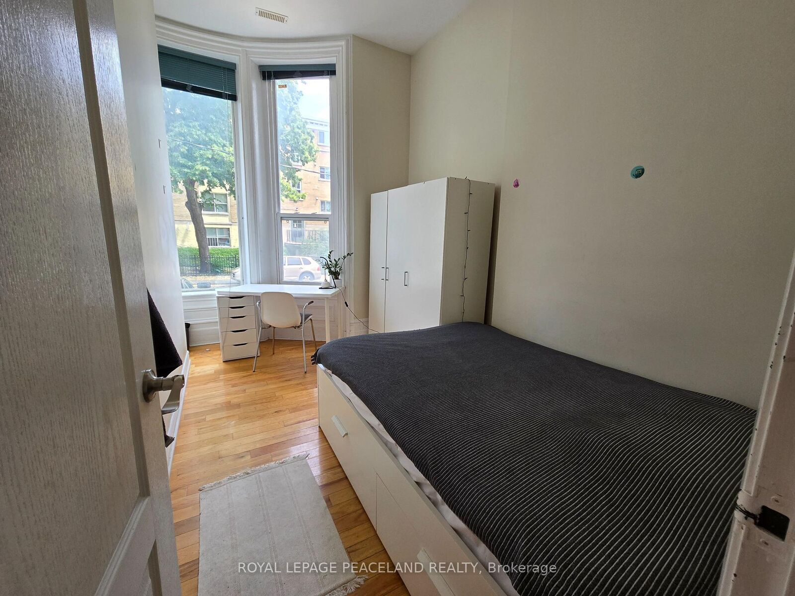Property Photo:  34 Ross Street 1A  ON M5T 1Z9 