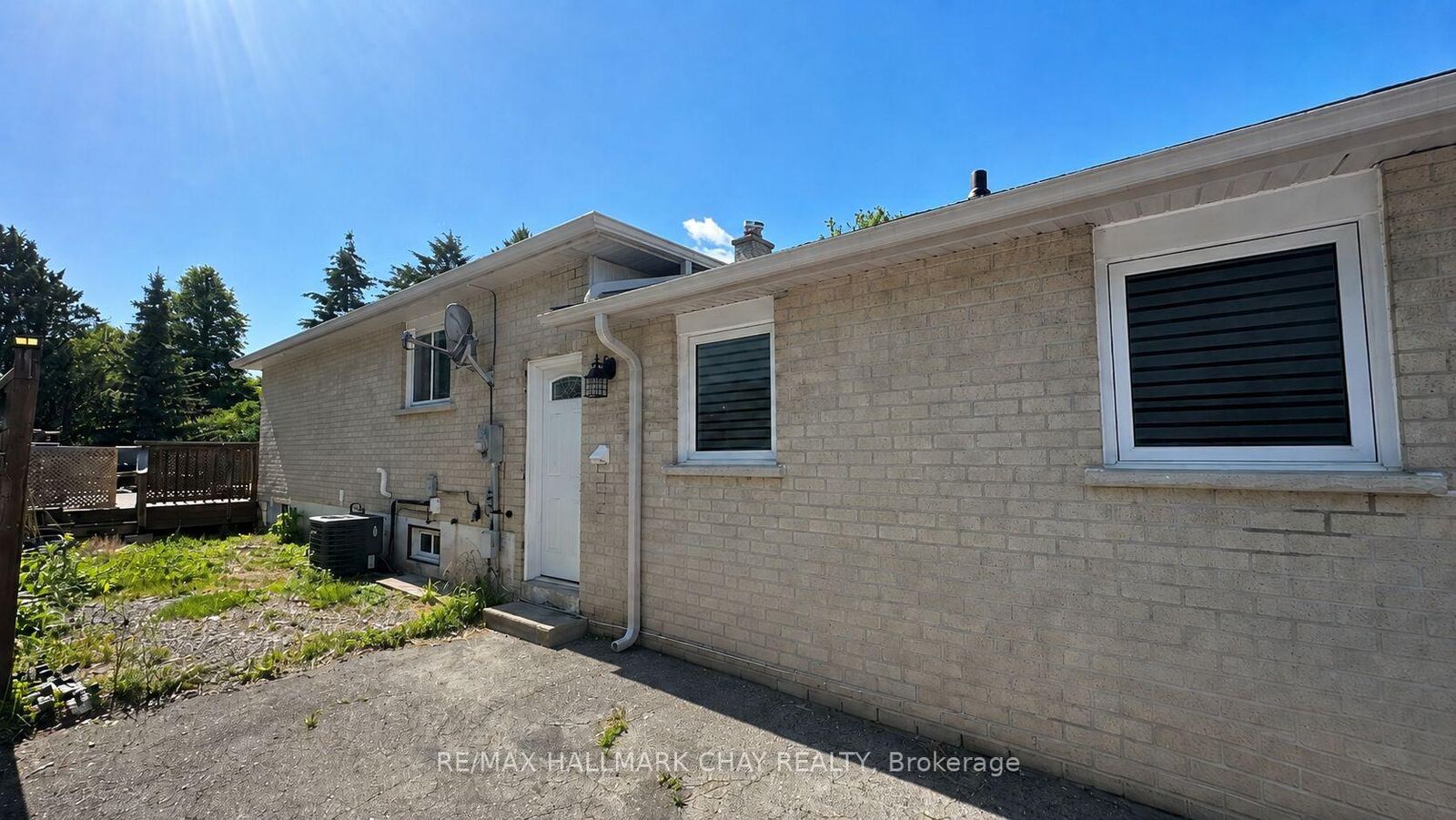 Property Photo:  32 Stewart Avenue Lower  ON L9R 1C8 