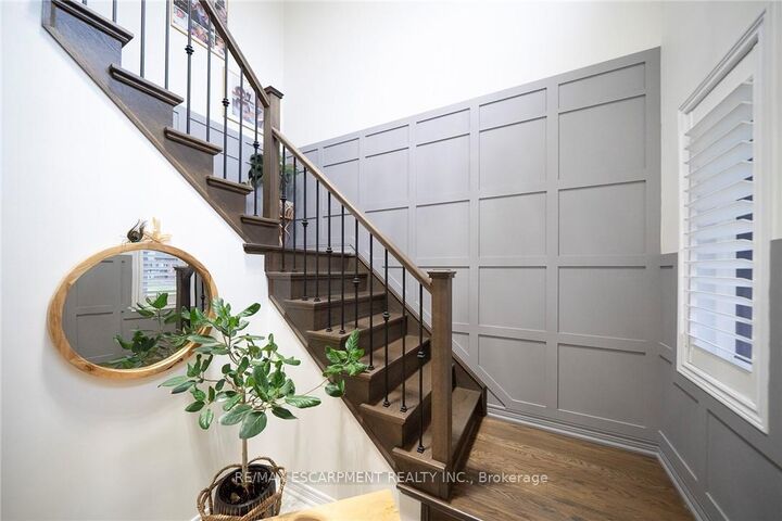 Property Photo: 73 Eleanor Avenue ON L8W 1C8