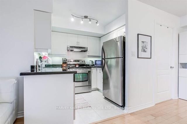 Property Photo:  3 Rean Drive 607  ON M2K 3C2 