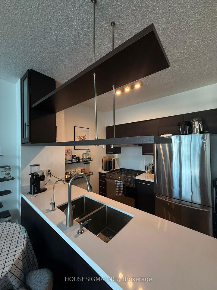 Property Photo:  5 Mariner Terrace 2808  ON M5V 3V6 