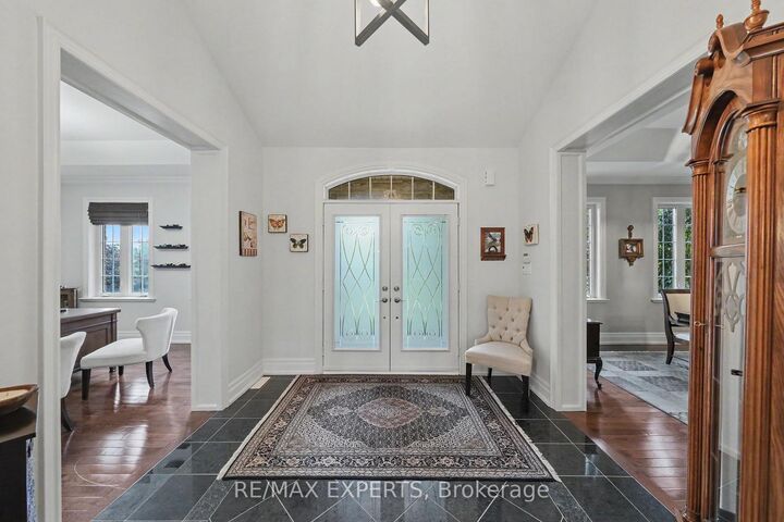 Property Photo: 4 Woodlot Court ON L7E 0C2