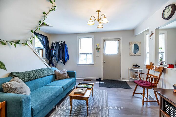 Property Photo:  162 College Avenue  ON L1J 1R4 