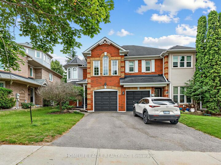 Property Photo: 101 Downey Circle ON L4G 7E8