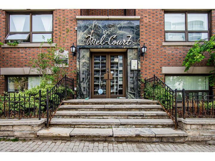 Property Photo:  391 Sherbourne Street 305  ON M4X 1K4 