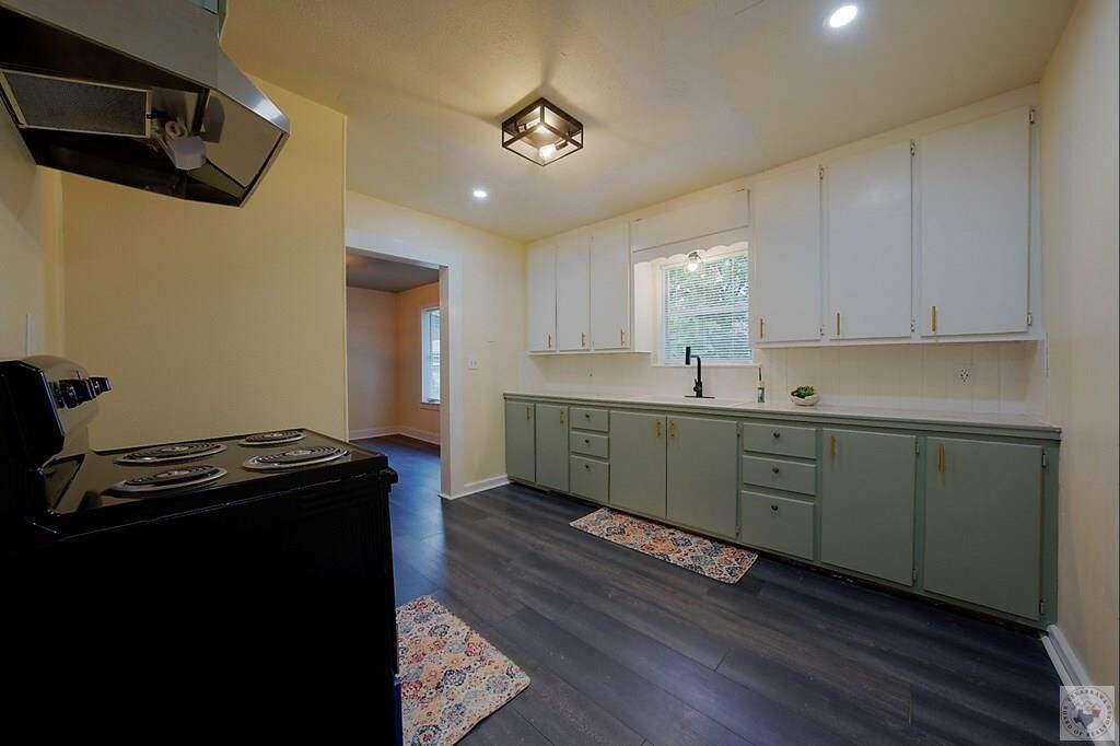 Property Photo: 103 S Merrill TX 75570