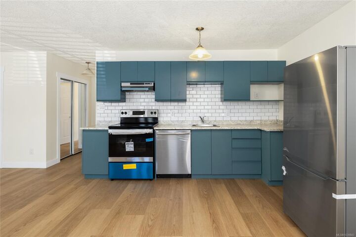 Property Photo: 2525 Dingwall St #304 BC V9L 2Y8
