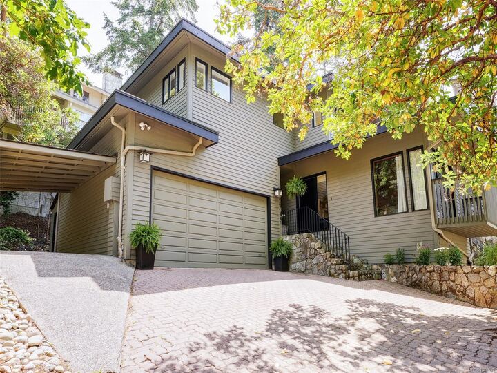 Property Photo: 2745 Green Vale Ave BC V8N 1S3