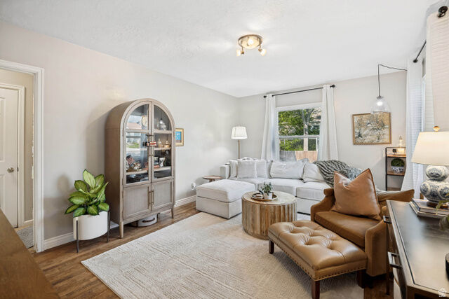 Property Photo:  2333 E Lakeview Dr S  UT 84109 