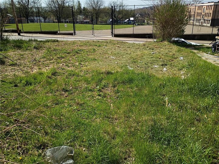 Property Photo:  7607 Baxter St  PA 15208 