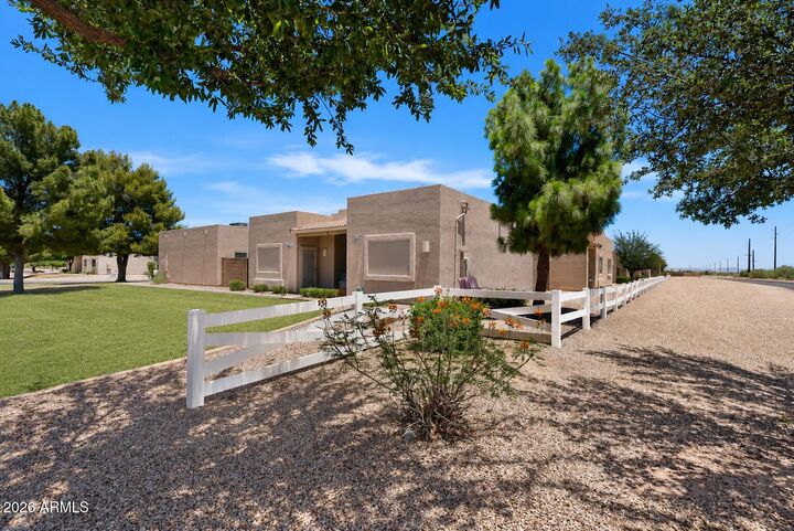 Property Photo: 2300 E Magma Road 2 AZ 85143