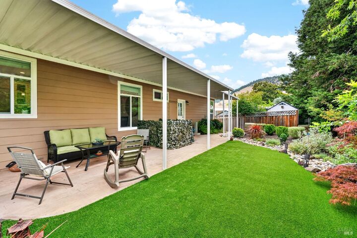 Property Photo:  32 Springhill Court  CA 95409 