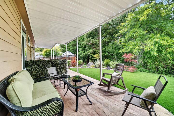 Property Photo:  32 Springhill Court  CA 95409 