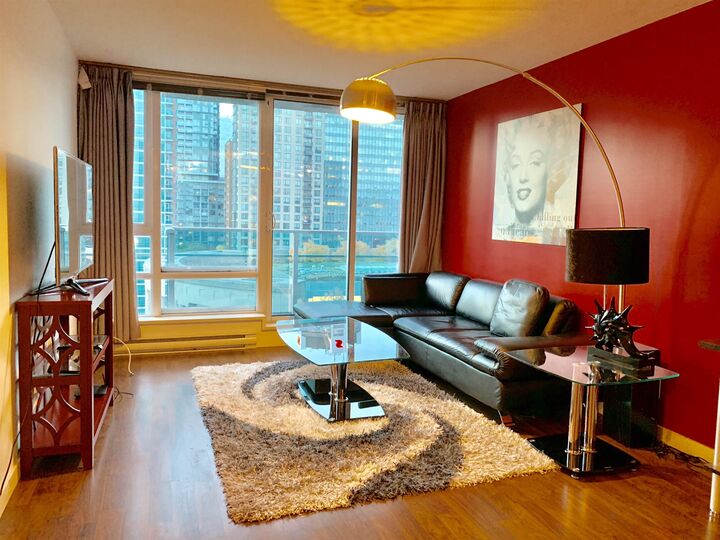 Property Photo: 788 Hamilton Street 2207 BC V6B 0E9