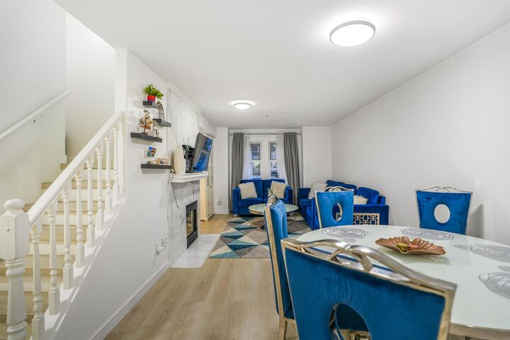 Property Photo: 15432 16A Avenue 5 BC V4A 1T3