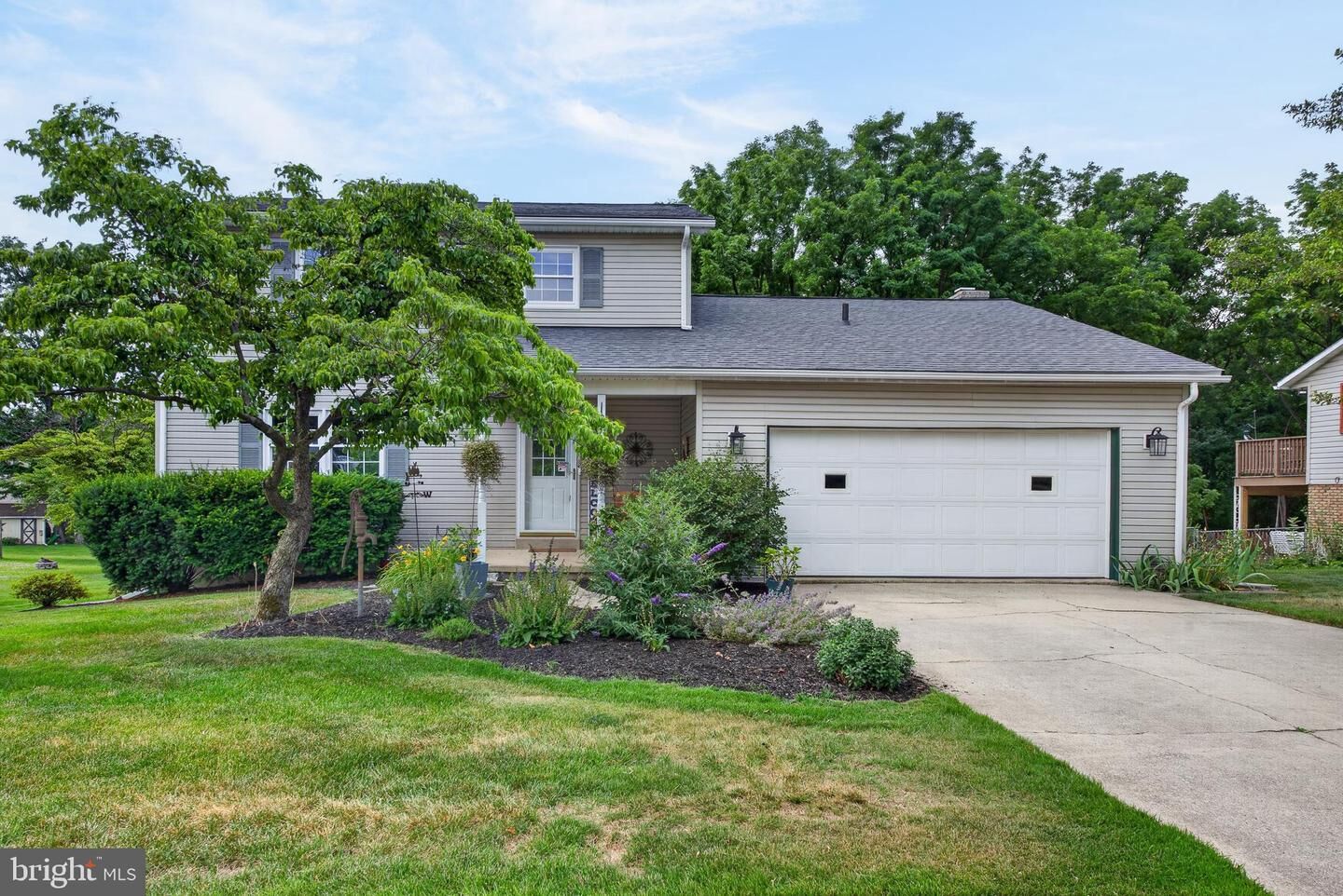 Property Photo:  610 E Walnut Street  PA 17003 