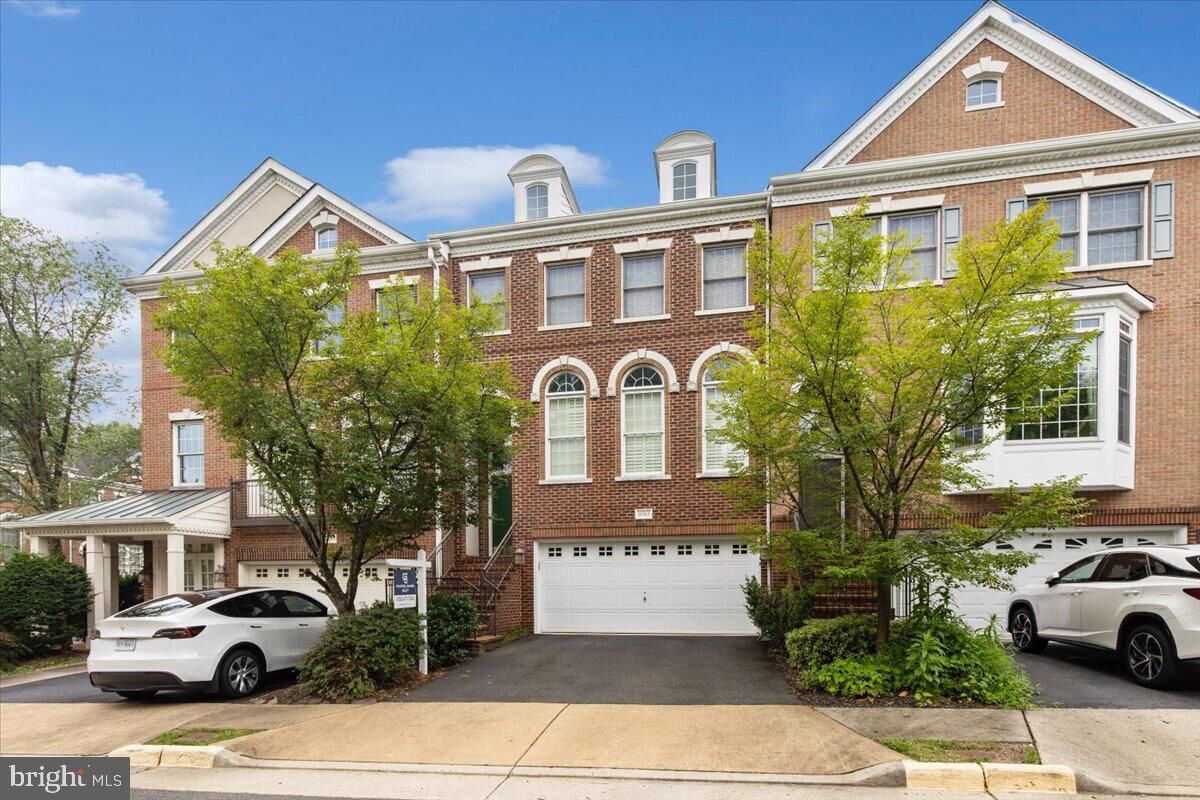 Property Photo:  10363 Gershwin Court  VA 22124 