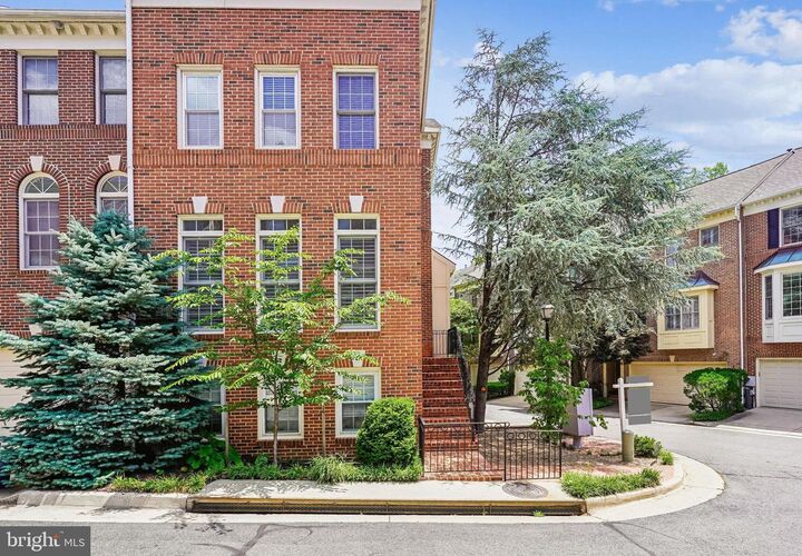 Property Photo:  4625 Knight Place  VA 22311 
