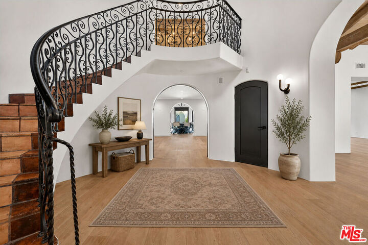Property Photo: 729 N Bedford Dr CA 90210