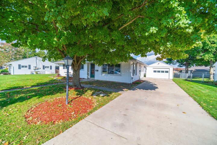 Property Photo: 72 E George Street OH 43344