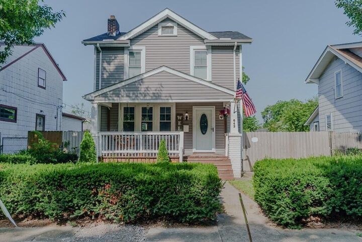 Property Photo: 643 S Wayne Avenue OH 43204