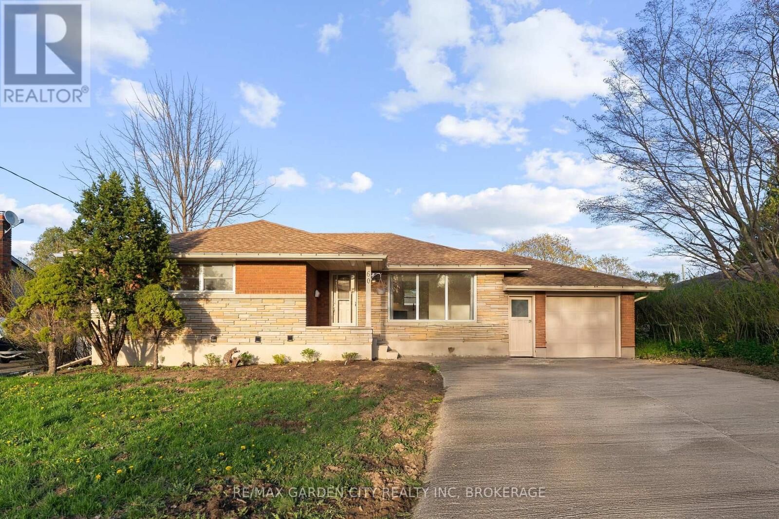 Property Photo:  60 Wakelin Terrace Lower-1B  ON L2M 4K9 