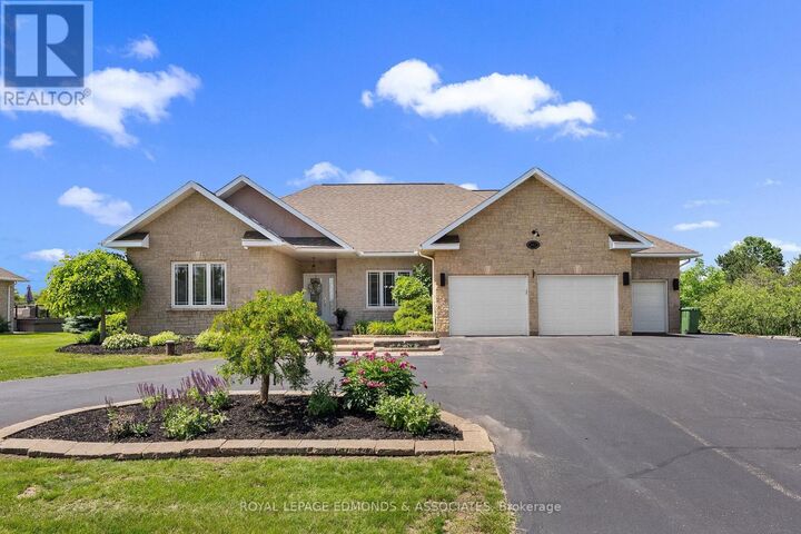 162 Pleasant View Drive — photo 1